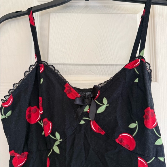 Hot Topic Black and Red Floral Dress - Picture 4 of 4